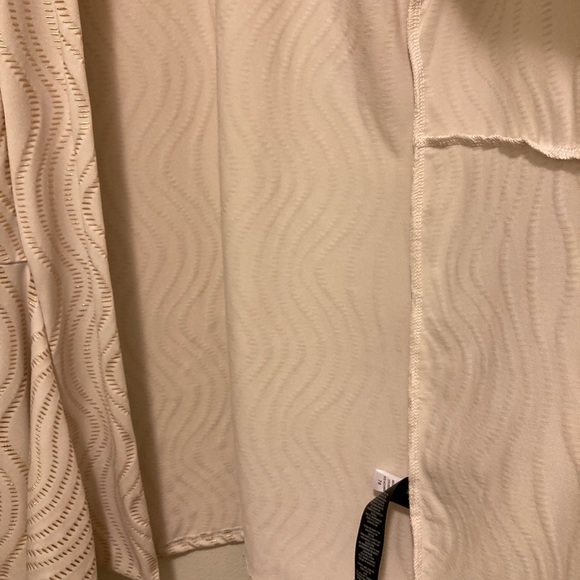 Chicos Travel Collection White and Gold Draped Cardigan Size Small Medium - Picture 6 of 9